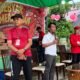Ketua DPRD Kutim, Jimmi dalam membuka Jalan Santai Gebyar Kemerdekaan yang diselenggarakan warga Sangatta (foto:officialjimmi)