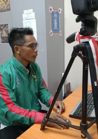 Operator SIAK Kecamatan Bontang Utara, Arianto, (dok.Ay)