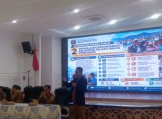 Kepala Bidang Perikanan DKP3 Bontang, Syamsu Wardi saat menjadi narasumber pada kegiatan Forum Konsultasi Publik, (Dok.Ay)
